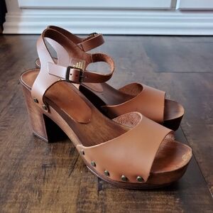 A. Giannetti Tan Leather Ankle Strap Wood Platform Clog Sandals 7M US